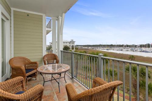 10 Waterfront Drive, #212