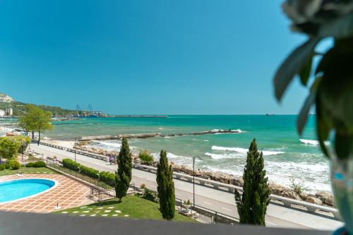Apartments Poemia- sea view, Free Parking, complex Carpe Diem, Balchik (photo 4)