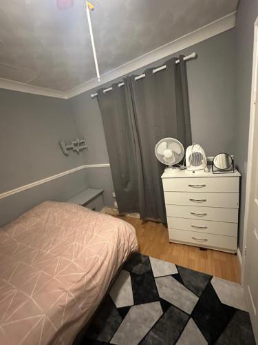 Double room in a shared house in Chatham Central