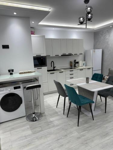 Modern by F and M