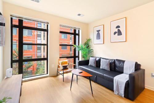 Comfort & Convenience in Trendy Crystal City Loft, Arlington (foto 9)