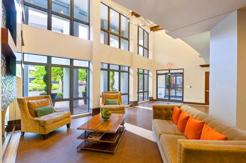 Comfort & Convenience in Trendy Crystal City Loft, Arlington (foto 11)