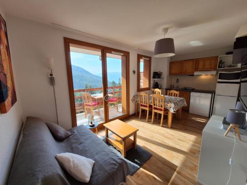 Bel appart au centre des Orres 1800 - Grand balcon Belle vue - A côté pistes - Location saisonnière - Les Orres