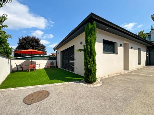 外觀, Modern 2 bedroom house, sleeps up to 6 in 聖迪迪埃德福爾芒