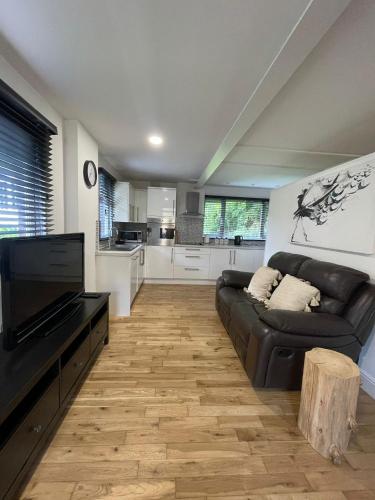 Windfalls Boutique Hotel - image 14