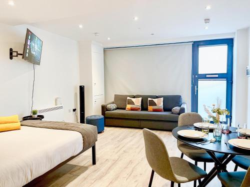 Furnished Studio Flat in Angel, Islington with FREE Wi-Fi moments from Upper Street & Kings Cross by NourNest Apartments, Londres