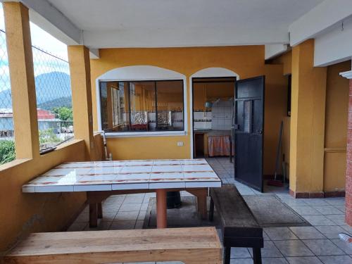 Kitchen, Hotel PENELEU in San Pedro La Laguna
