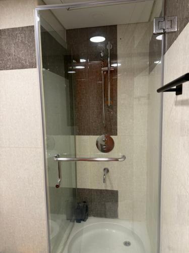 Modern Studio in Damac Park Tower-Near Dubai Mall - image 12