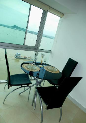 Ecusuites Eleven Riverfront Jacuzzi Home Premium - image 4