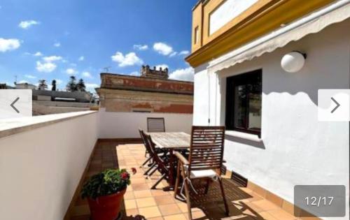 Ático céntrico con terraza privada y plaza de garaje