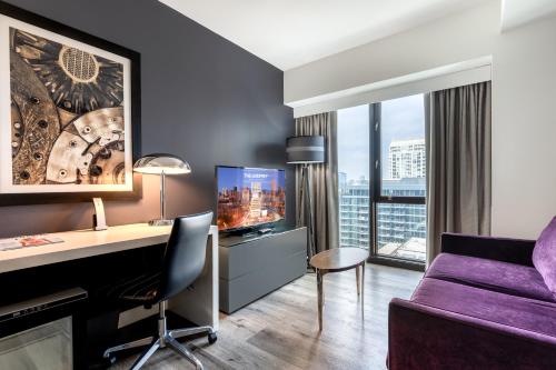 One-Bedroom King Suite image 3