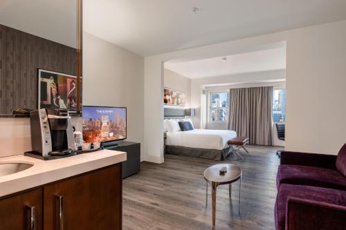 Executive King Room image 3