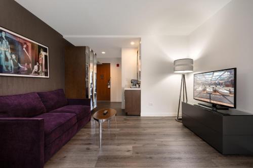 Executive King Room image 4