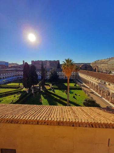 Camera x2 con magnifica vista sul Chiostro di Michelangelo e le Terme di Diocleziano, Rom (Foto 2)