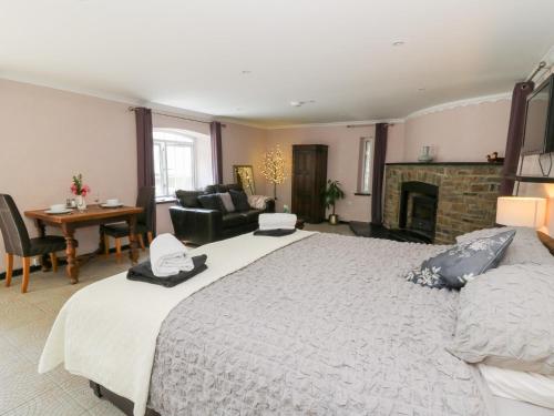 Viesnīcas āriene, Garden Apartment in Llandysul