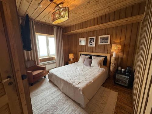 1 queen bed