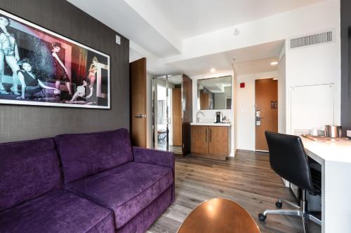 One-Bedroom King Suite image 4