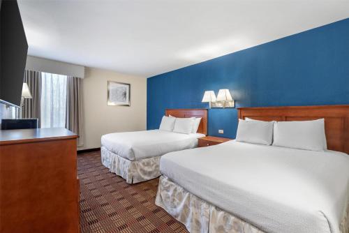 SureStay Hotel by Best Western East Brunswick in East Brunswick, USA