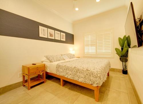 1000#1 Contemporary Home w/ Parking, Grill, & AC! in Newport Beach, USA