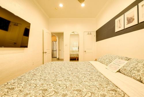 1000#1 Contemporary Home w/ Parking, Grill, & AC! in Newport Beach, USA