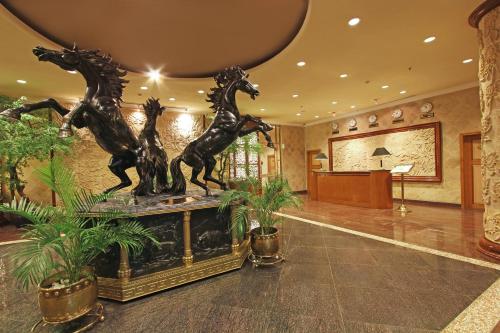 Lobby, Harmoni Suites Hotel in Batam