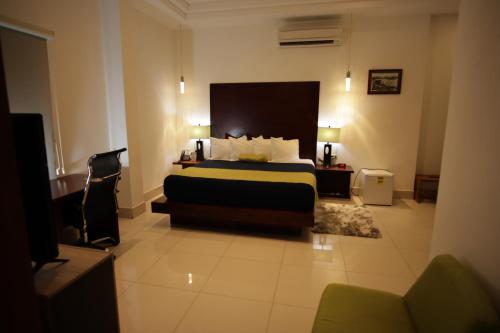 Junior Suite image 2