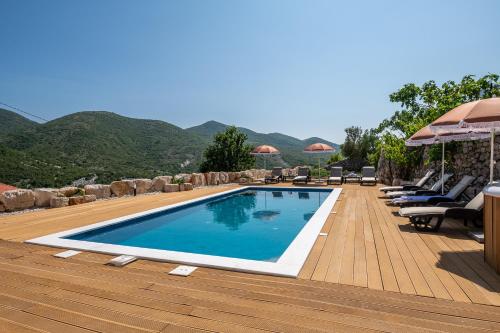 Apkārtne, Villa ANKICA with heated pool in Mihanici