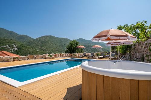 Tuvākā izklaides vieta, Villa ANKICA with heated pool in Mihanici