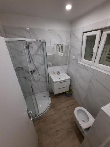 Three-Bedroom Apartment image 9