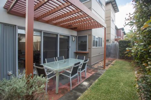 2 bedrooms, 3 beds