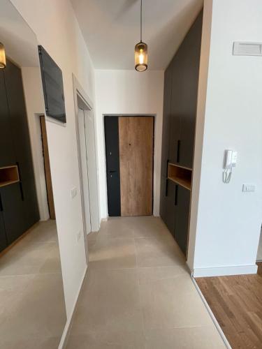 One-Bedroom Apartment image 2