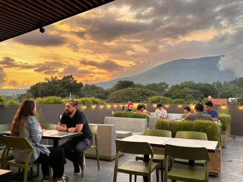 مطعم, BOURBON HOSTAL in Juayua