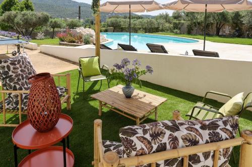 Villa de Charme avec Piscine, Marseille in La Treille