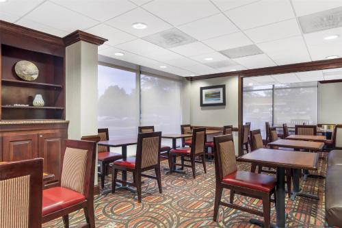 Ételek és italok, Best Western Dulles Airport Inn near Washington Dulles nemzetközi repülőtér
