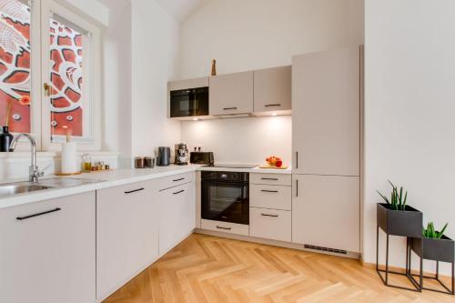 Visit Oomph Apartments 4