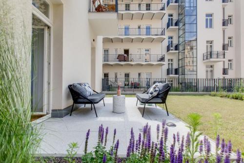 Visit Oomph Apartments 3
