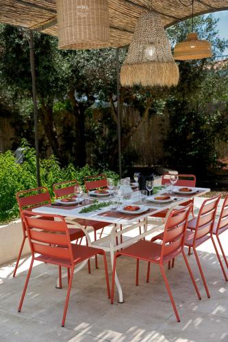 Villa de Charme avec Piscine, Marseille in La Treille