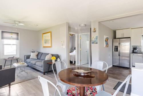 Corporate insurance or family vacation in Wolverine lake in Commerce Township (MI)