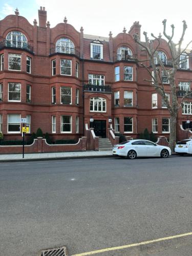 Vistas, Cosy Double Bedroom in Little Venice, Maide Vale in Moffat