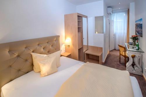 Comfort Single Room image 6