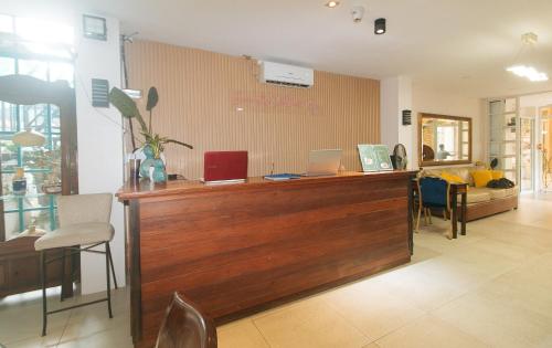 Lobby, RedDoorz Premium @ Casa LenidaRose near Apung Mamacalulu Shrine