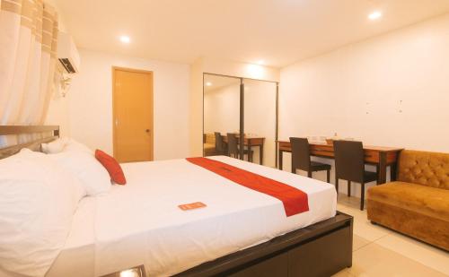 RedDoorz Premium @ Casa LenidaRose near Apung Mamacalulu Shrine