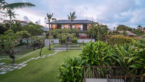 Villa - Beach Front image 8