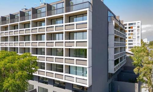 Alojamiento a pasos de Movistar Arenas, Universidad de Chile y Ministerio de Justicia near Fantasilandia