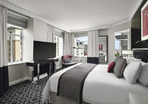 LUXURY CORNER 1 KING - City view,Corner, Separate bathtub & Rainshower