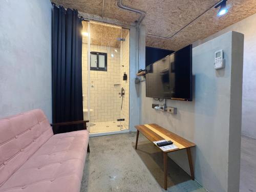 Standard Double Room image 10