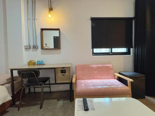 Standard Double Room image 2