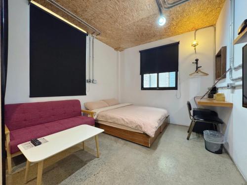 Standard Double Room image 4