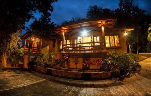 Quinta Teca with two pools near Playa Hermosa beach - image 2