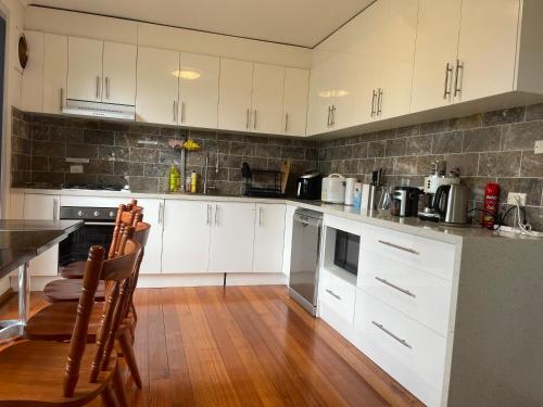 Facilities, Home in Laverton 19 Minutes to Melbourne CBD in Point Cook